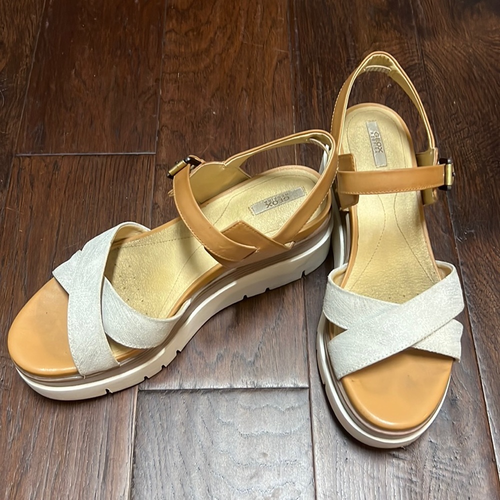 Italian GEOX women’s platform sandals sz.39